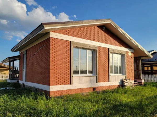 Кирпич лицевой Красный Гладкий 0,7НФ Furbau